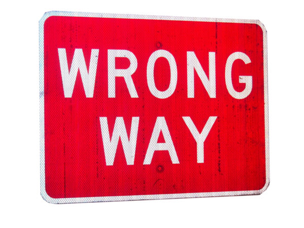 panneau routier américain : wrong way