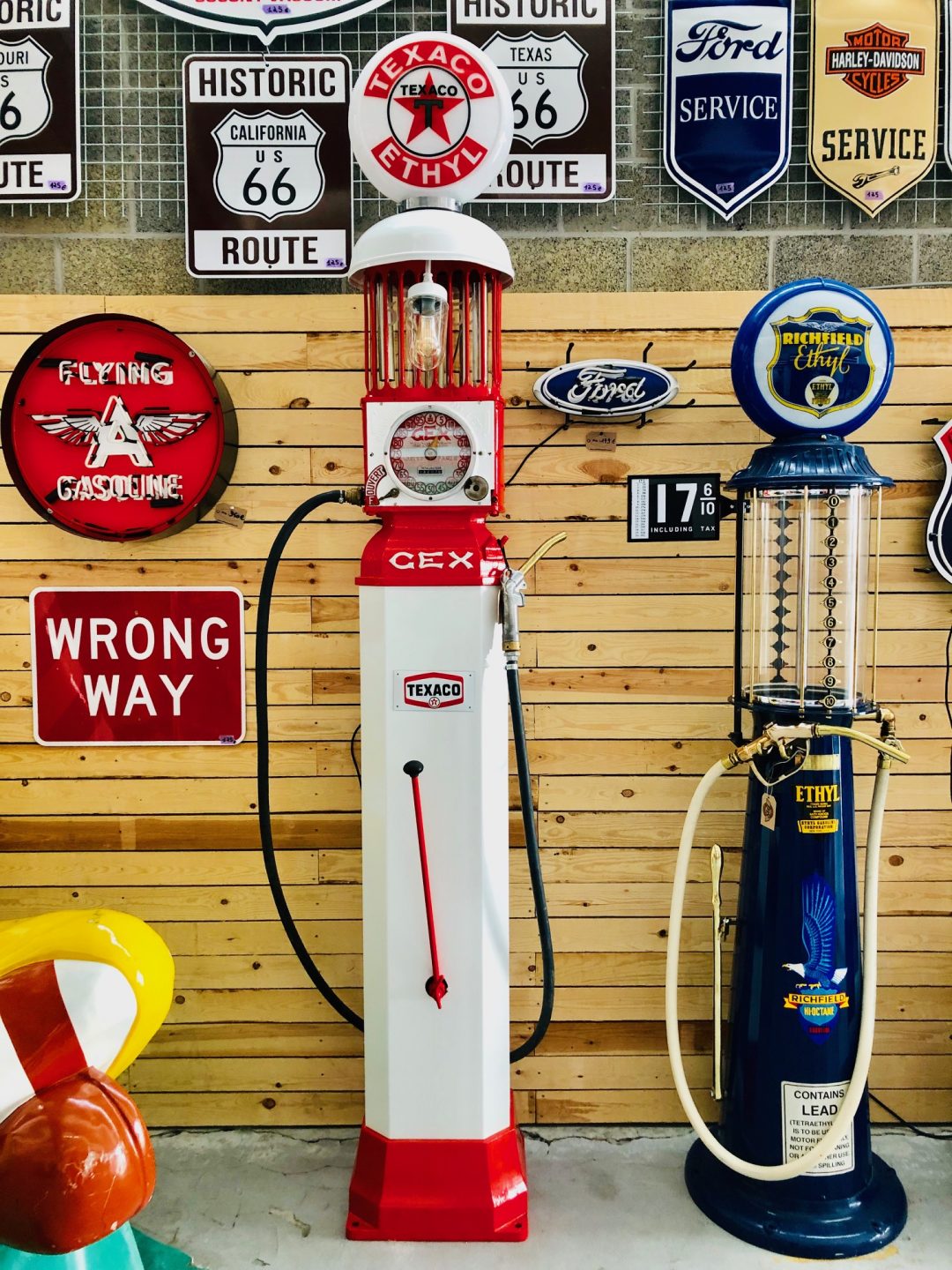 Vintage French Texaco GEX gas pump from 1937