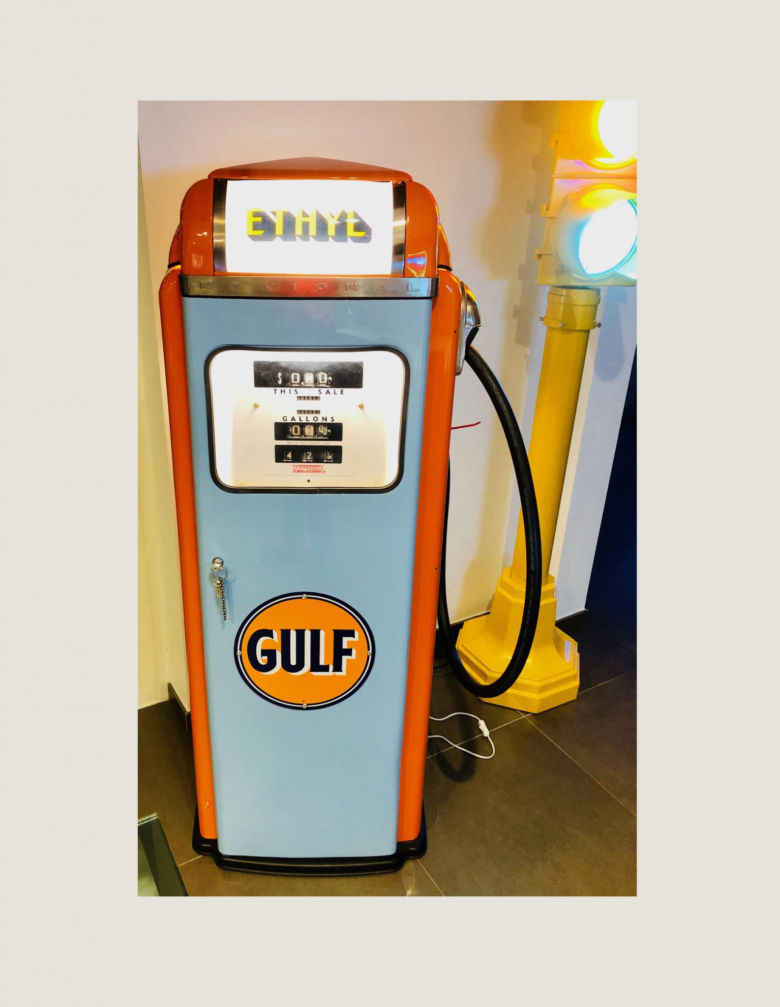 Retro Scale Replica Gulf Gas Pump With Clock and Lamp Morgan Cycle 23104 for sale online 