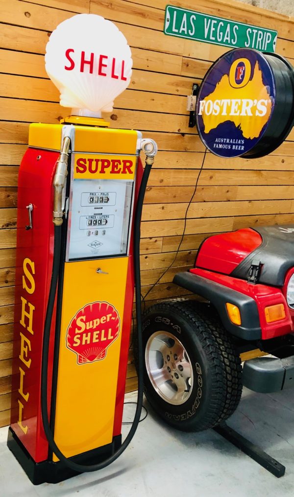 Shell vintage gas pump