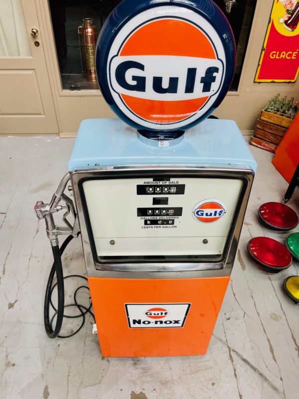 ancienne Pompe à essence Gulf 1957