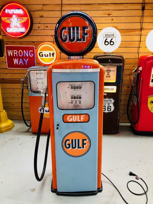 Gulf Tokheim restored gas pump from 1955 a