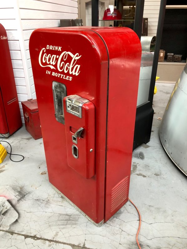 Distributeur Coca Cola V39