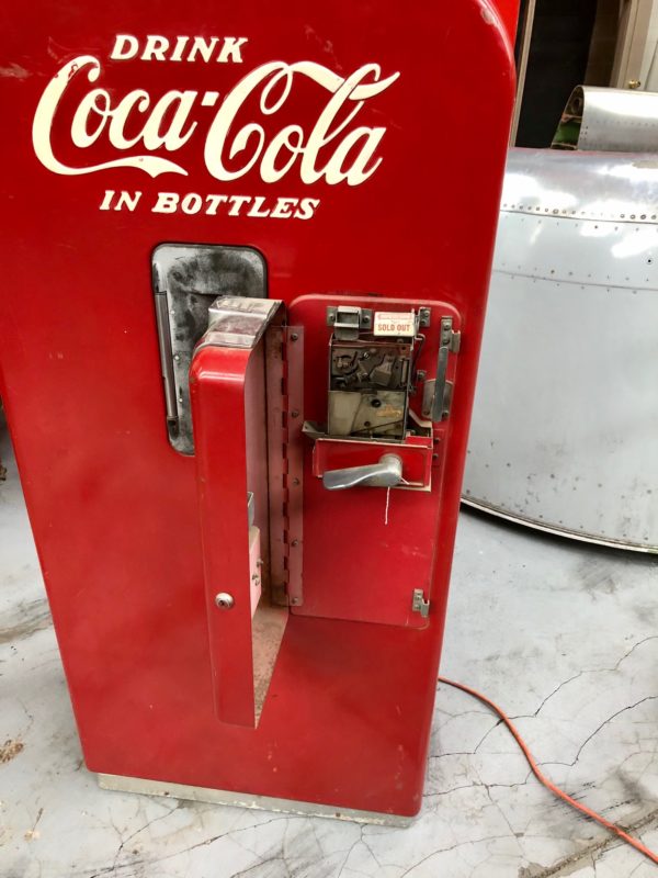 Distributeur Coca Cola Vendo V39