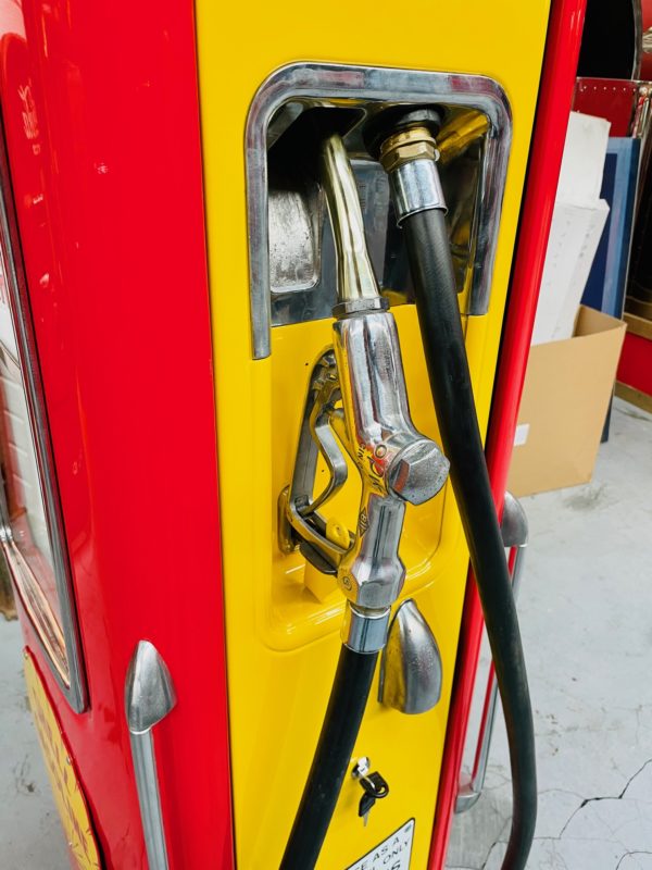 Shell Erie restored gas pump model 991 from 1947 a