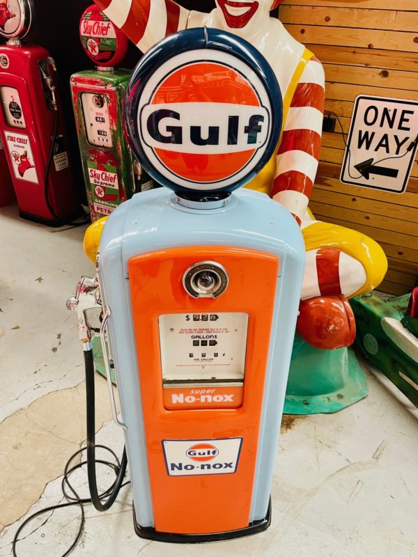 Pompe à essence américaine Gulf restaurée