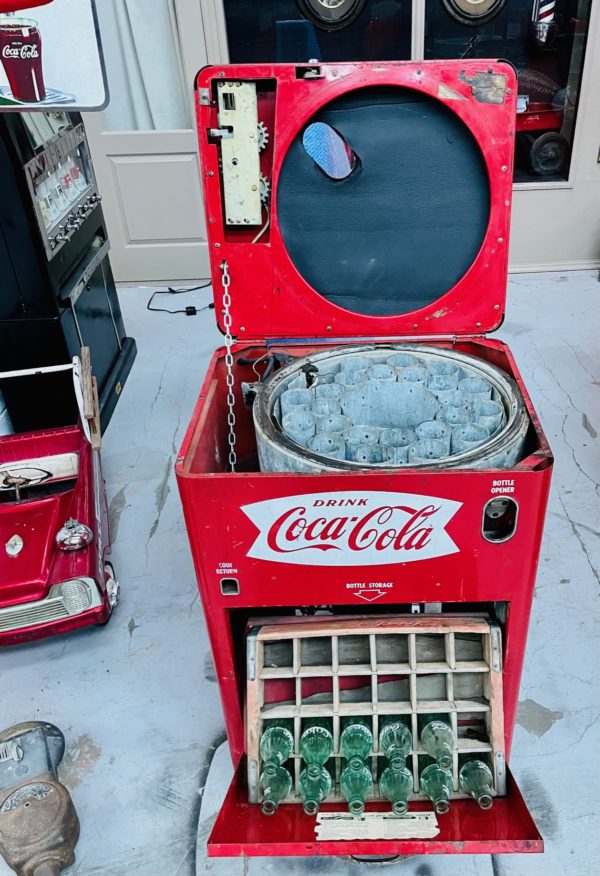 ancien Distributeur américain coca cola intérieur