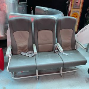 fauteuil triple, siège d'avion en cuir