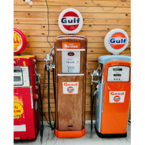 Ancienne pompe à essence Gulf Gilbarco américaine de 1955