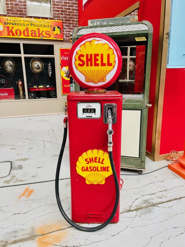 Pompe à essence shell Gilbarco dans son jus