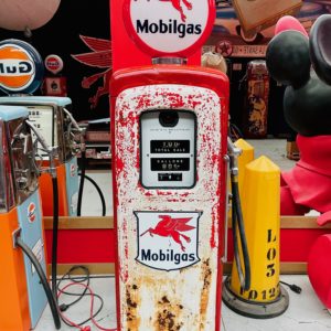 Ancienne pompe à essence américaine Mobilgas de 1954 patine d'origine