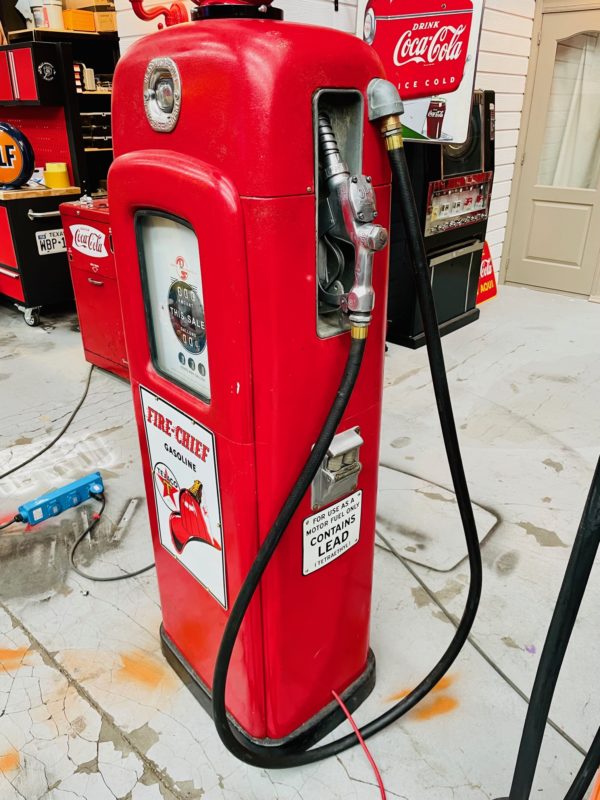 Fire Chief American gas pump 1948 Martin & Swartz