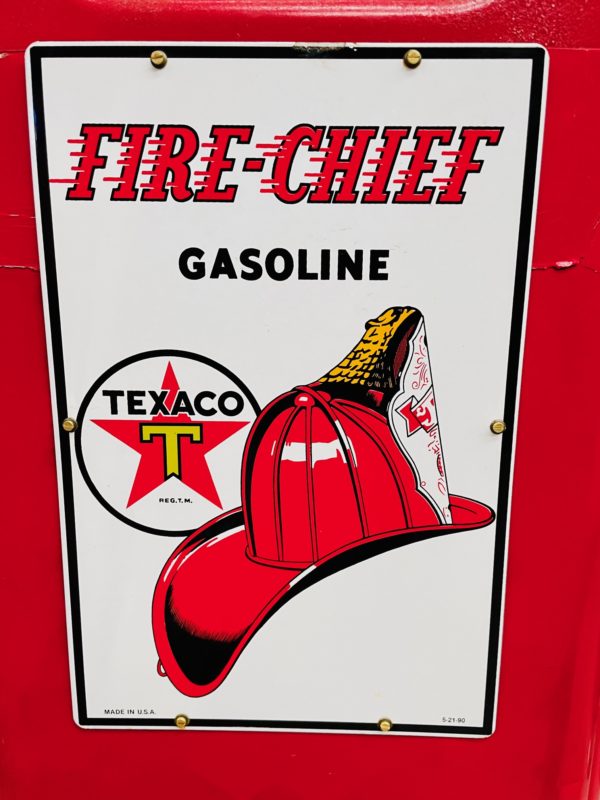 Texaco Fire Chief American gas pump