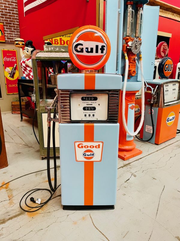 gulf Wayne 600 restored American gas pump from 1953