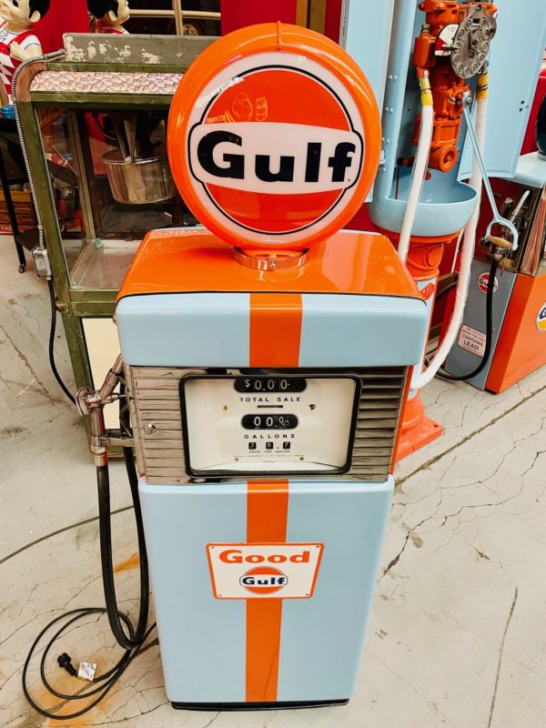 gulf Wayne 600 restored American gas pump 1953