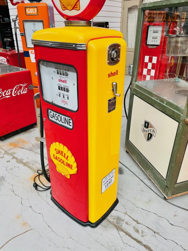 Ancienne pompe à essence Shell Tokheim de 1955 Restaurée