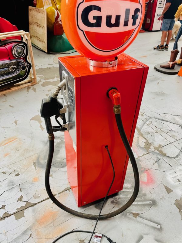 Ancienne pompe à essence Gulf usa