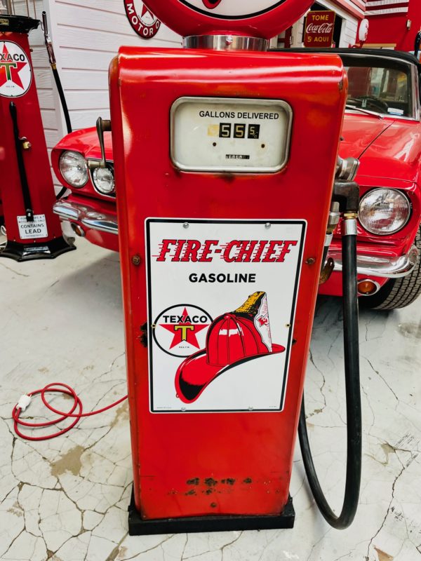 Ancienne pompe à essence texaco fire chief