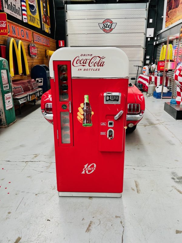 Distributeur américain coca cola vendo 81 restaurée de 1957
