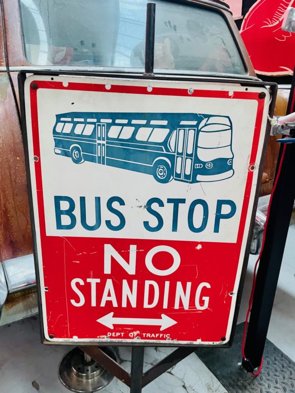 Ancien panneau routier arrêt de bus américain plaque