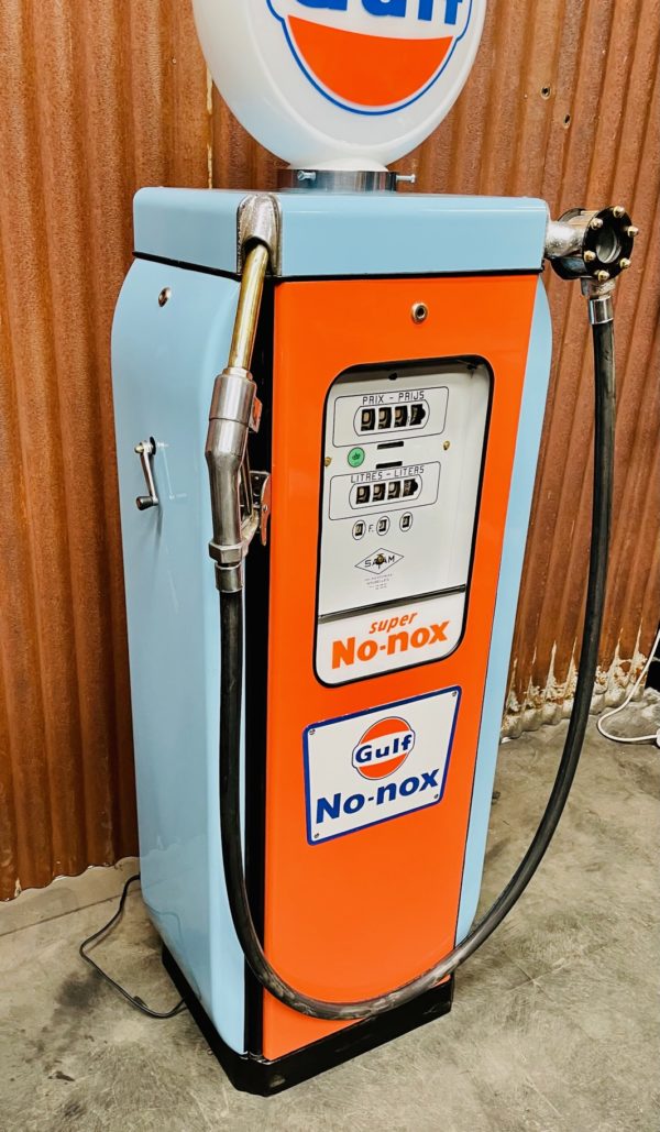 Pompe à essence Gulf SATAM restaurée