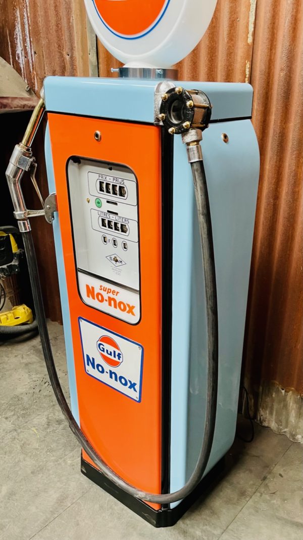 ancienne Pompe à essence Gulf SATAM restaurée