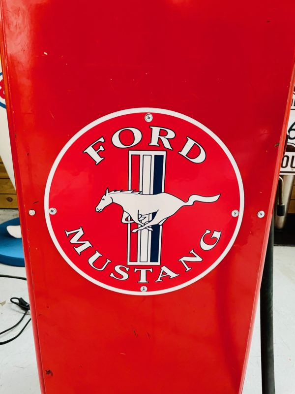 Ford Mustang gas pomp