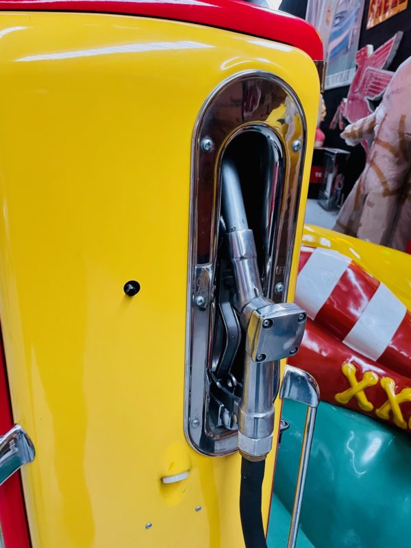Shell vintage American gas pump nozzle