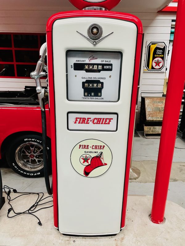Pompe à essence américaine texaco fire chief restaurée 1953