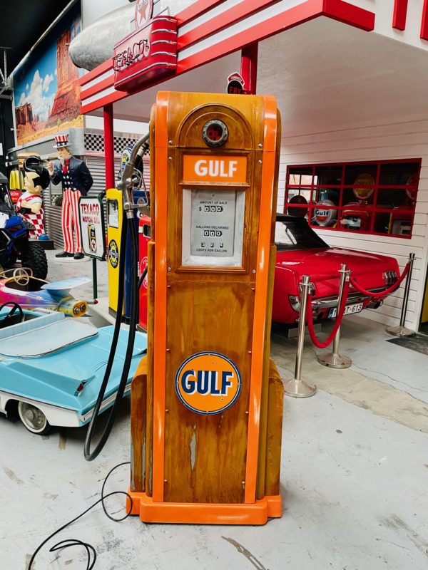 Ancienne pompe à essence Gulf Wayne 60 américaine