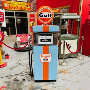 Gulf Wayne 505 restored American gas pump from 1955