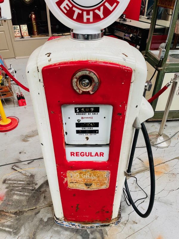 Texaco Bennett vintage gas pump 1944