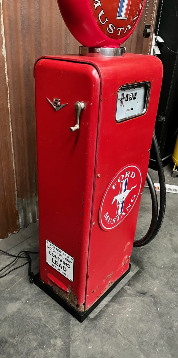 pompe à essence Ford Mustang gasboy