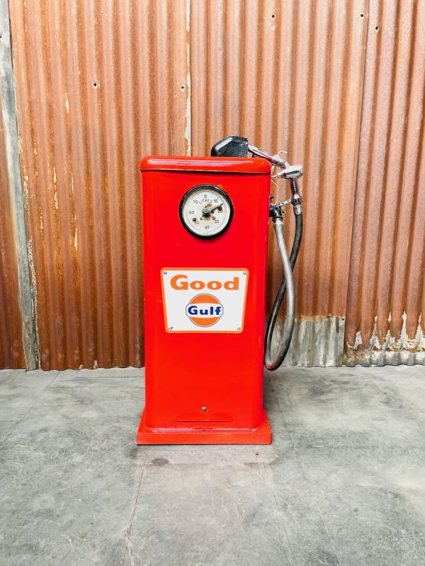 Gulf Tokheim gas pump Original patina.