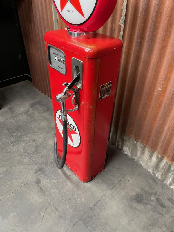 Véritable pompe à essence texaco patine d'origine
