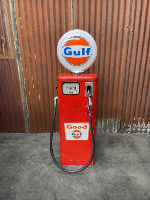 Pompe à essence américaine Gulf patine d’origine.