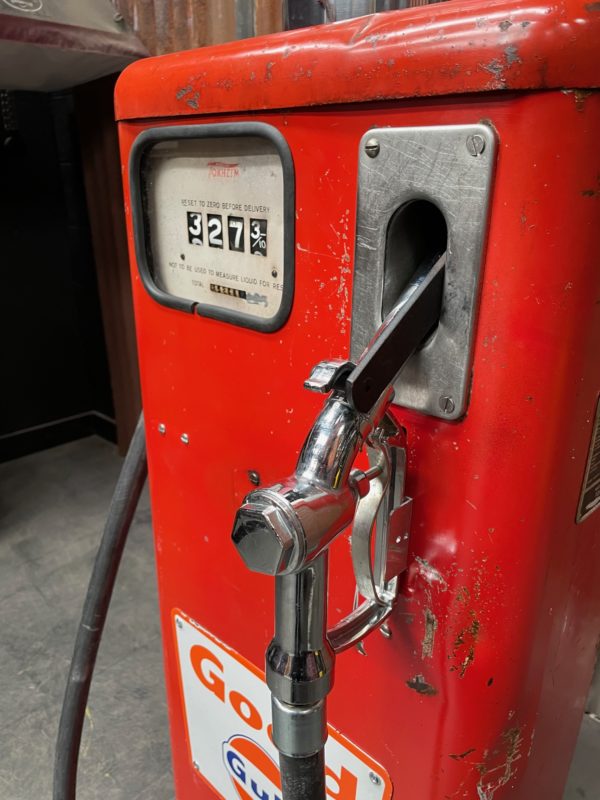 ancienne Pompe à essence Gulf américaine