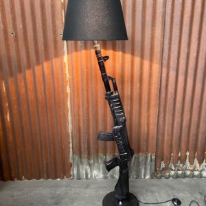 Lampe AK 47 en métal 150cm