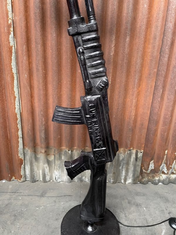Lampe AK 47 en métal déco usa