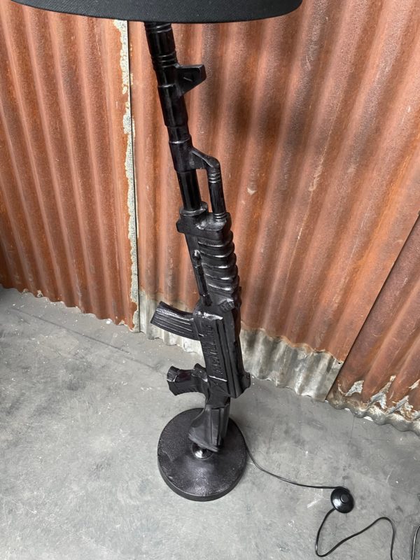 Lampe AK 47 en métal