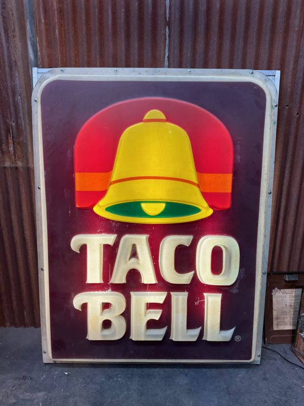 enseigne lumineuse Taco Bell