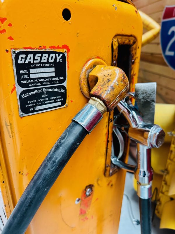 Ancienne pompe à essence Musgo gasboy