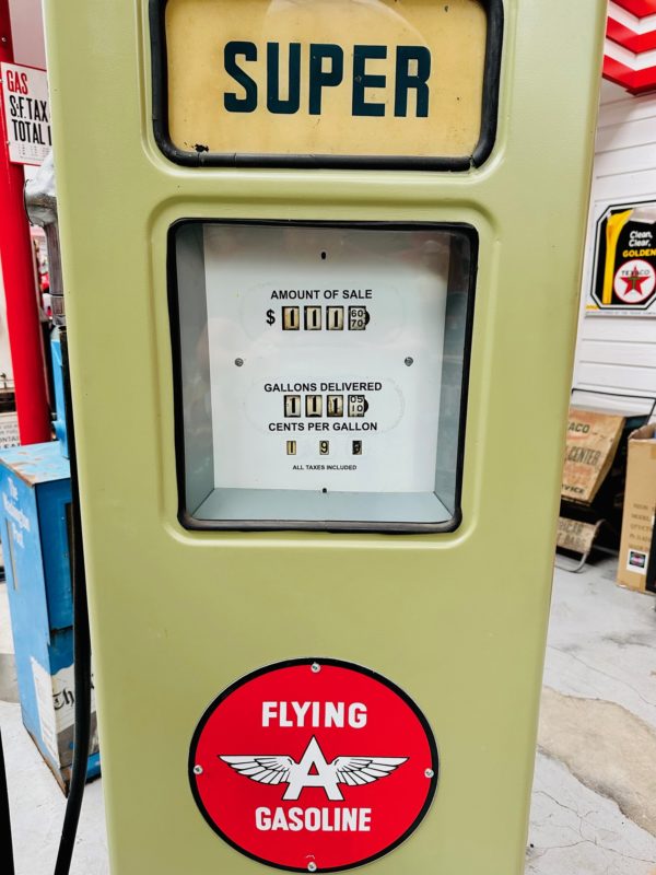 Pompe à essence Flying Gasoline américaine