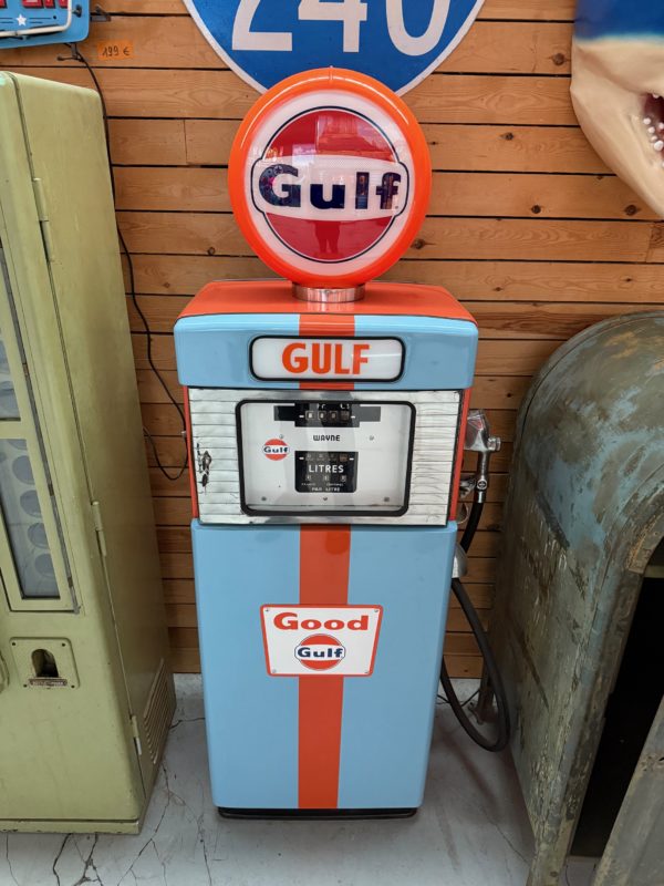 Beautifully restored 1955 Gulf Wayne 505 Gas Pump.