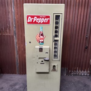 Ancien distributeur américain DR Pepper des années 50