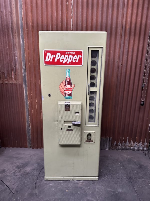 Ancien distributeur américain DR Pepper des années 50