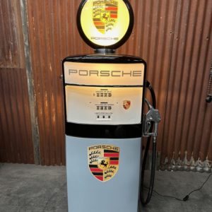 Pompe à essence américaine Porsche Gilbarco restaurée