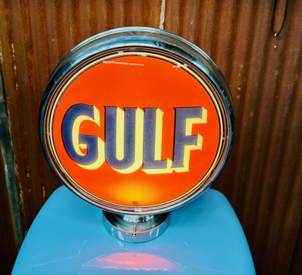 Pompe à essence gulf restaurée 1952
