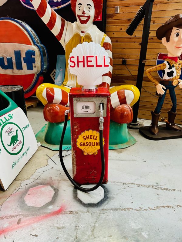 Ancienne pompe à essence Shell Gilbarco Patine d'origine.