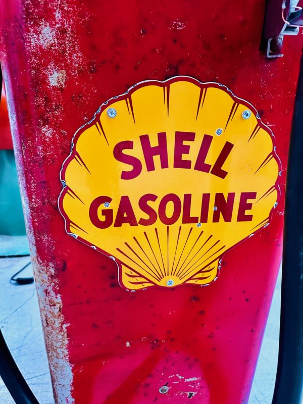 ancienne pompe à essence Shell
